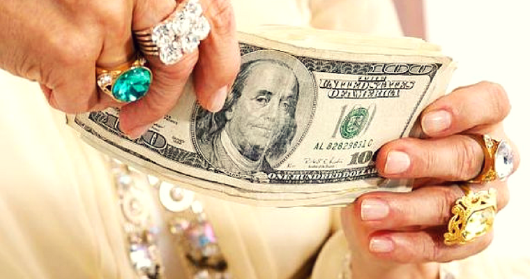 Roth IRA vs Traditional IRA: Which One is Better for You? from Millennial Personal Finance Blog, She Makes Cents | #budget #invest